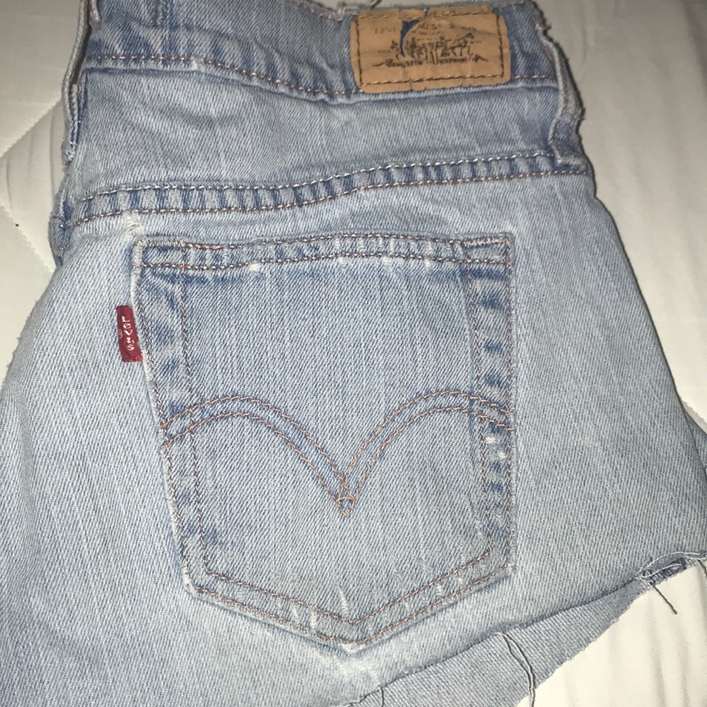 Levis Distressed Shorts Size 4 515 style
